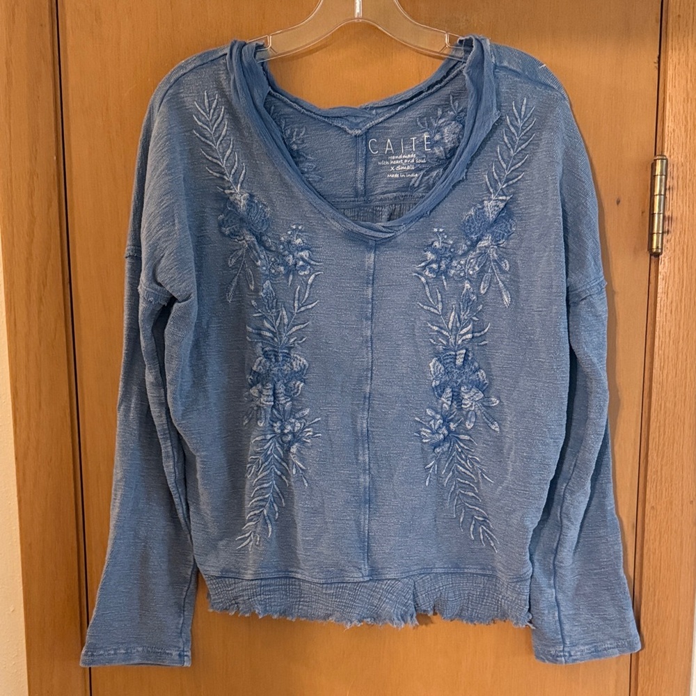Caite Women’s Embroidered Floral Boho Top Blouse Oversized Blue Size XS
